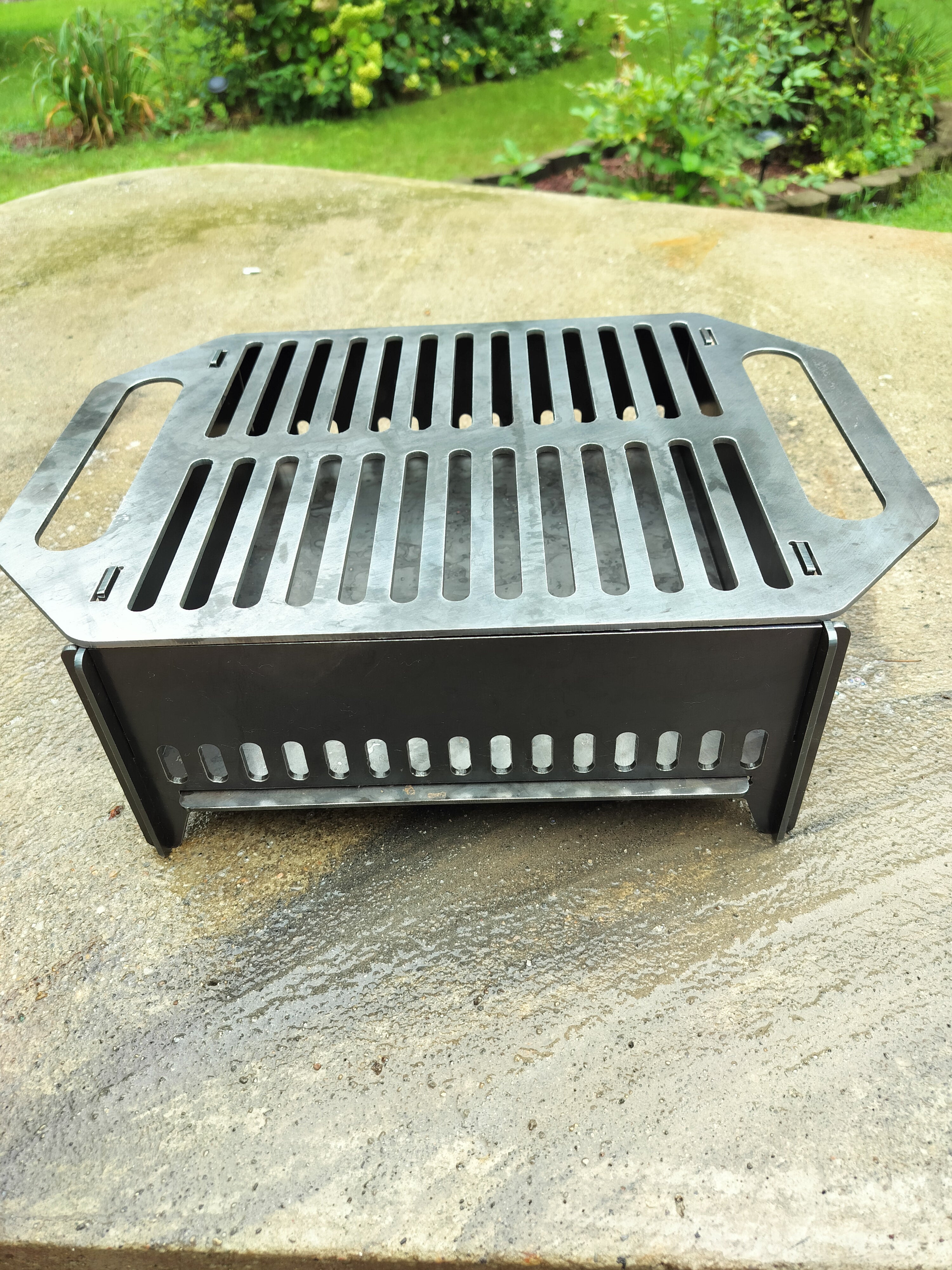 15"x11" collapsable charcoal grill