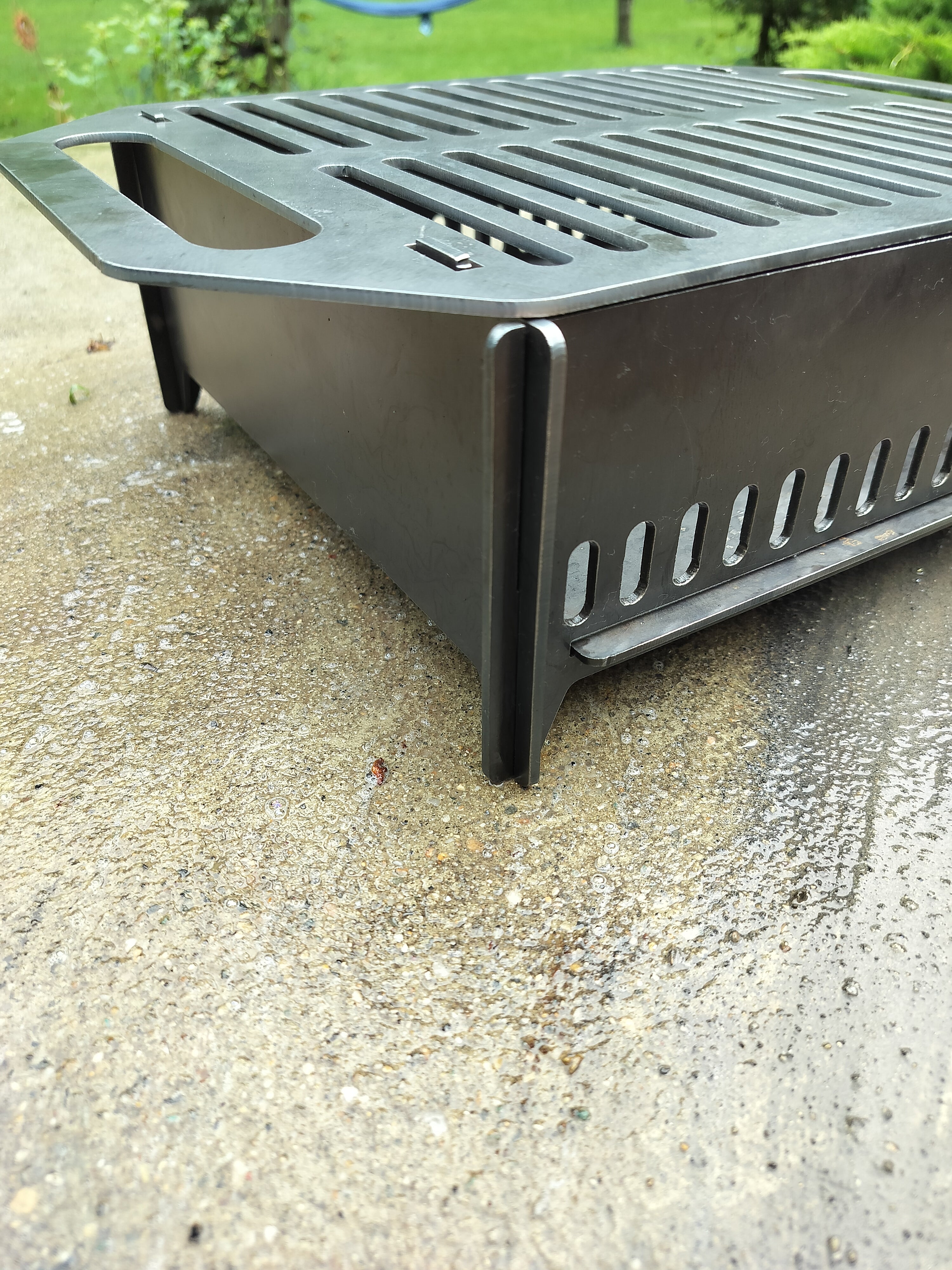 15"x11" collapsable charcoal grill