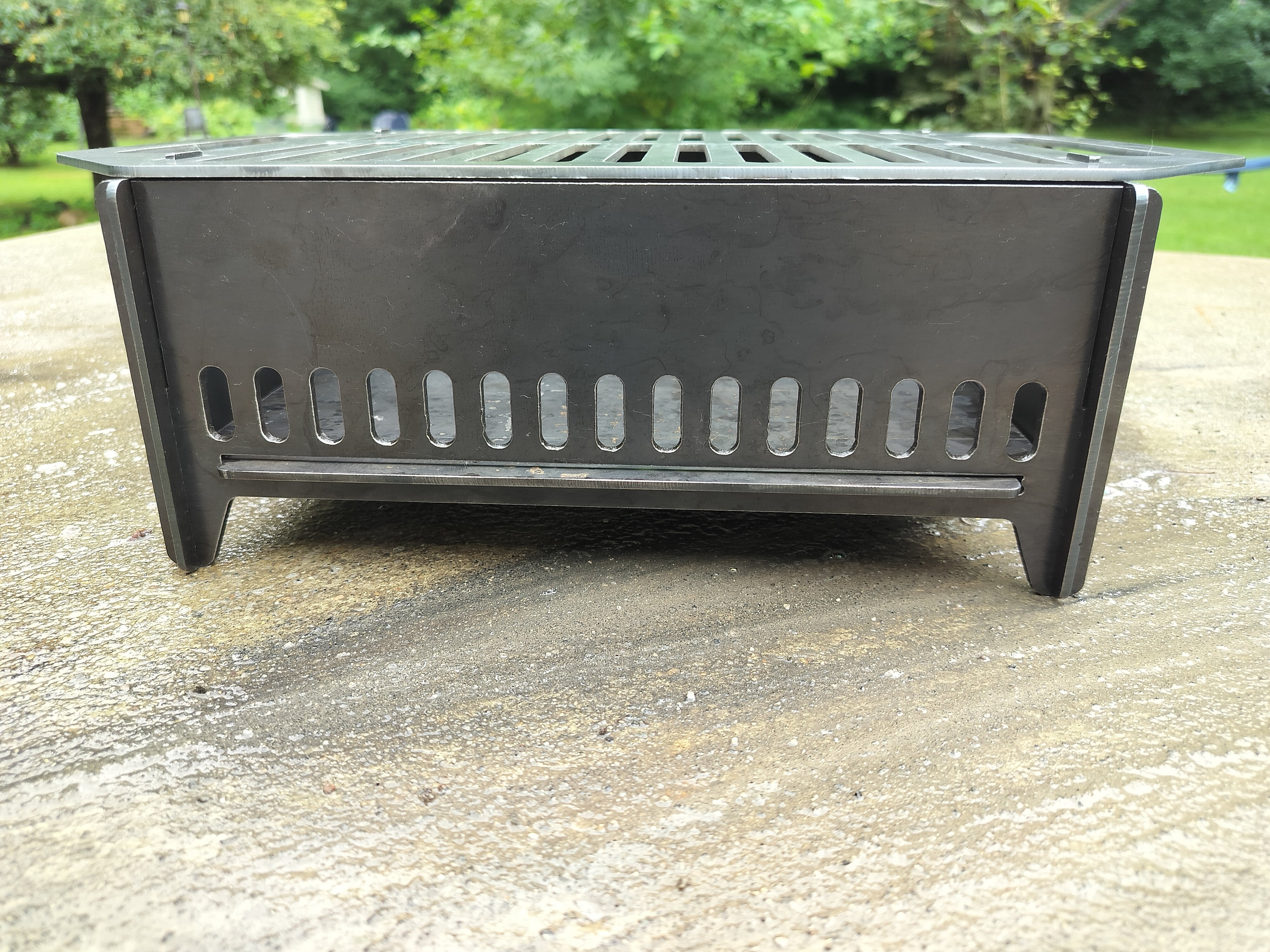 15"x11" collapsable charcoal grill