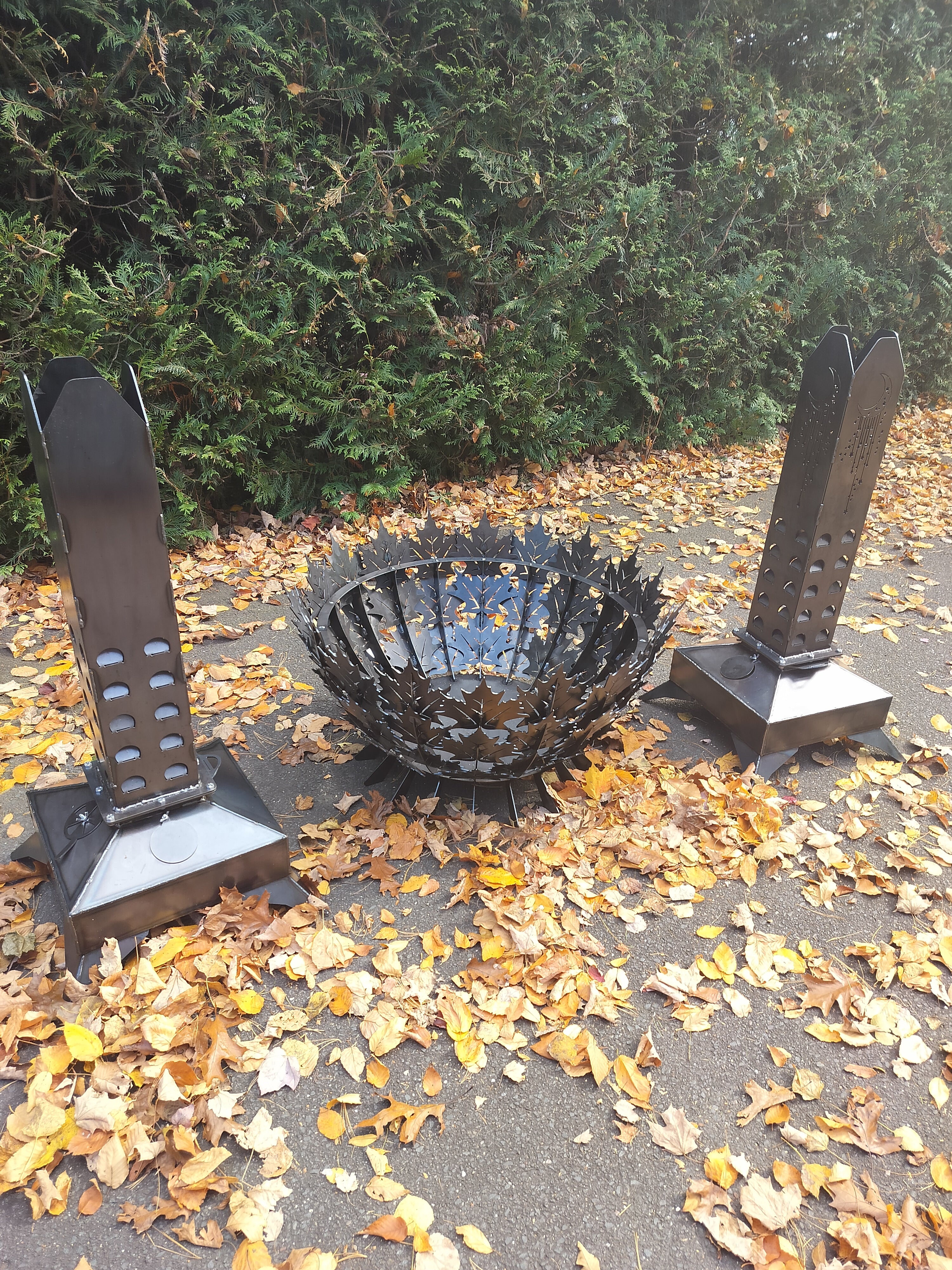 28" maple leaf firepit