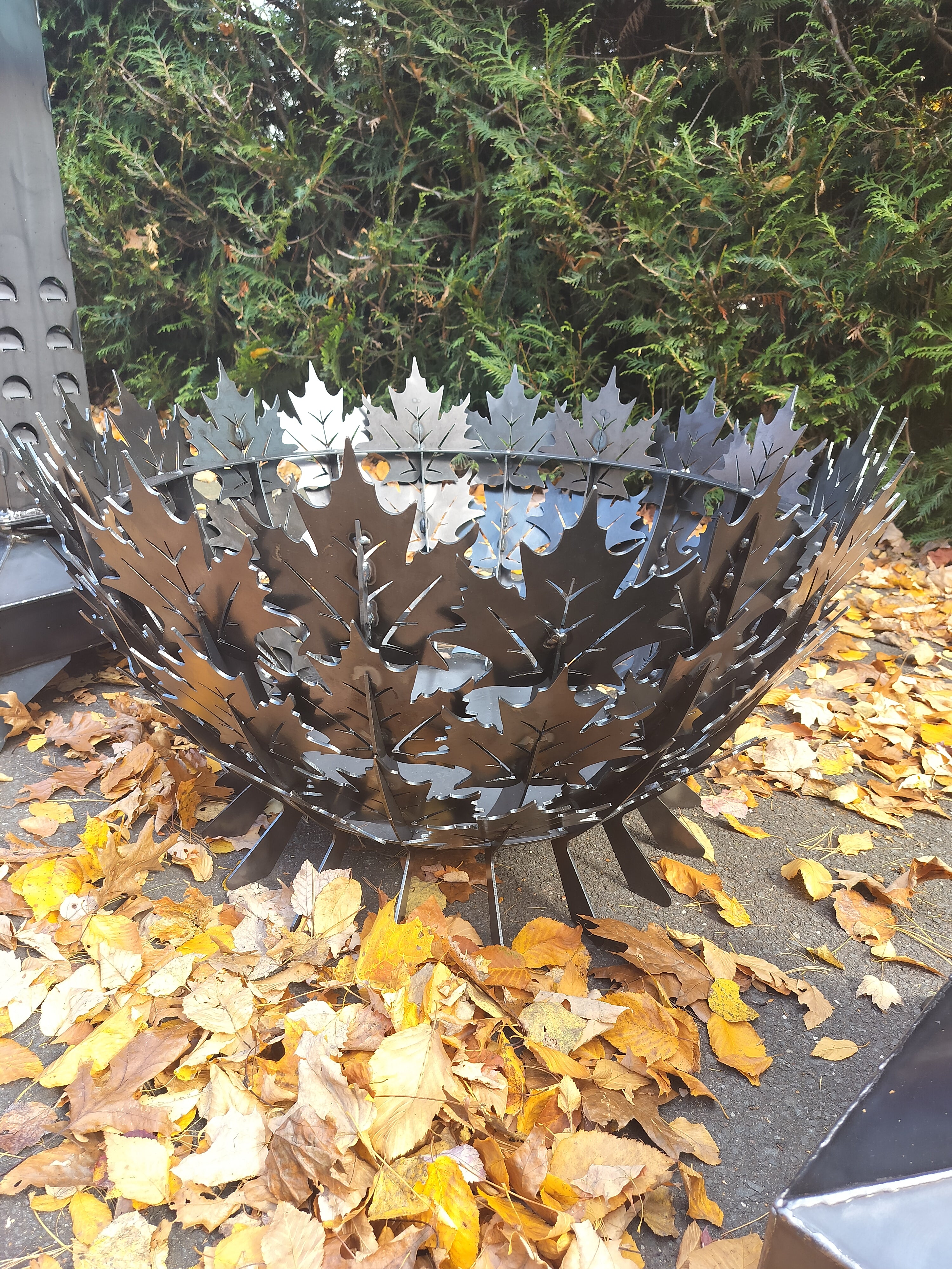 28" maple leaf firepit