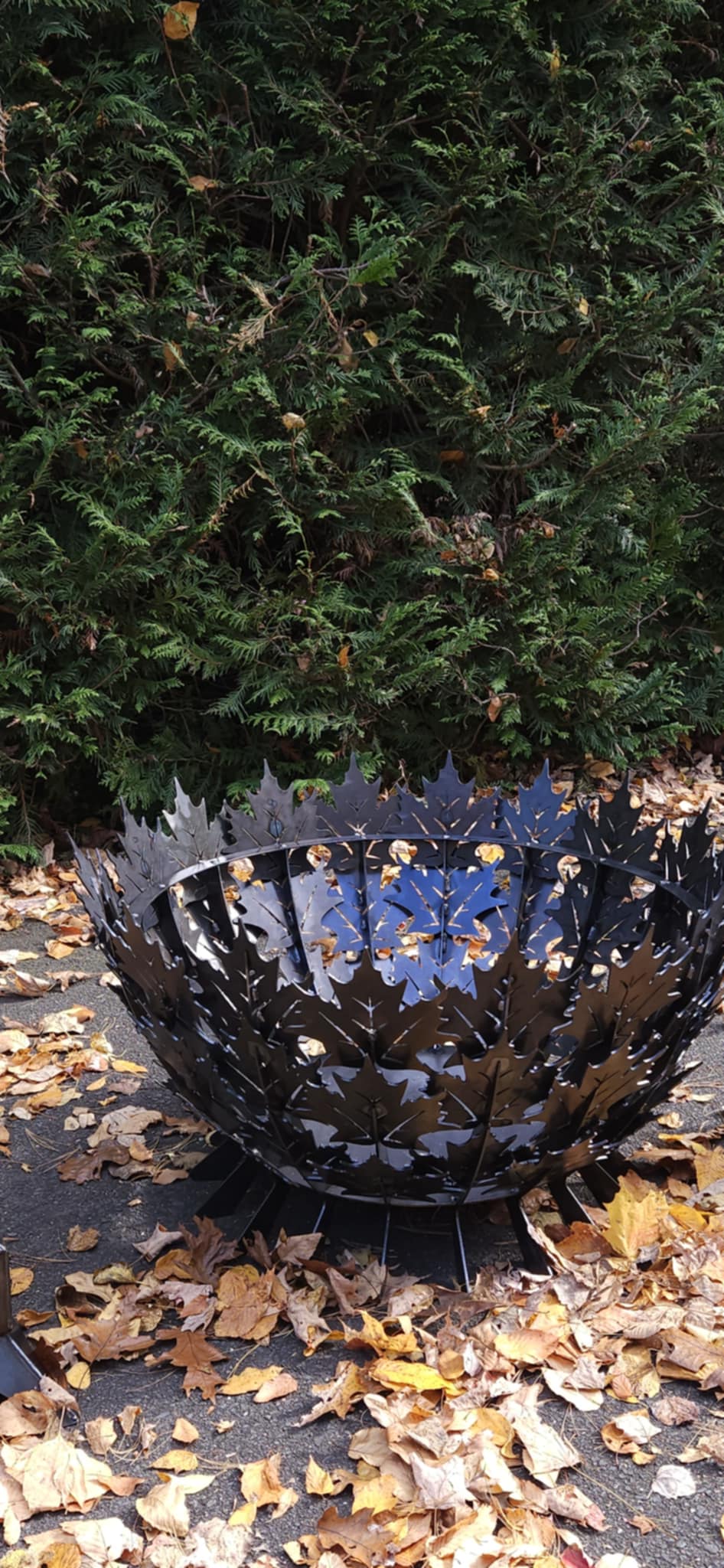 28" maple leaf firepit