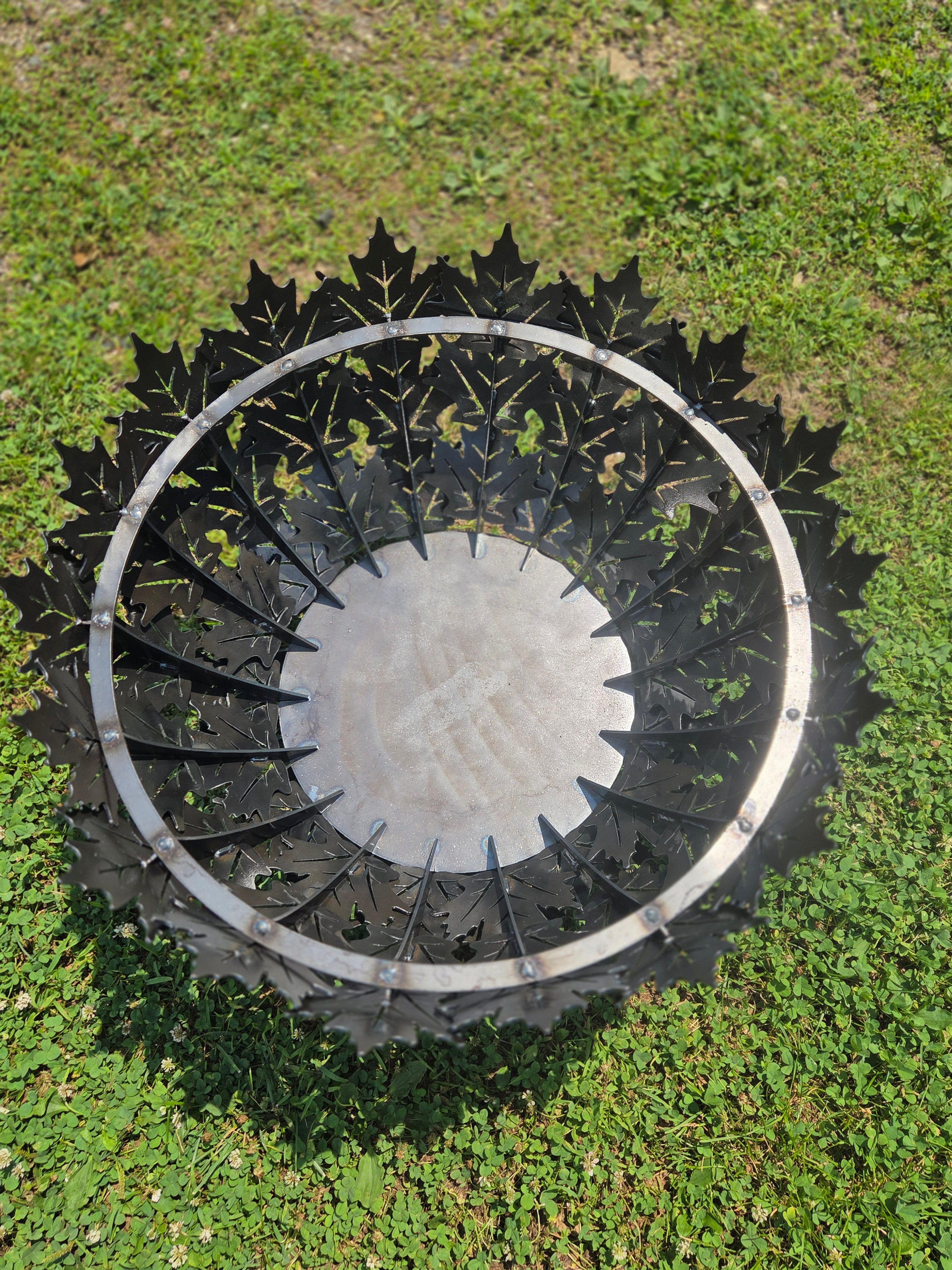 28" maple leaf firepit