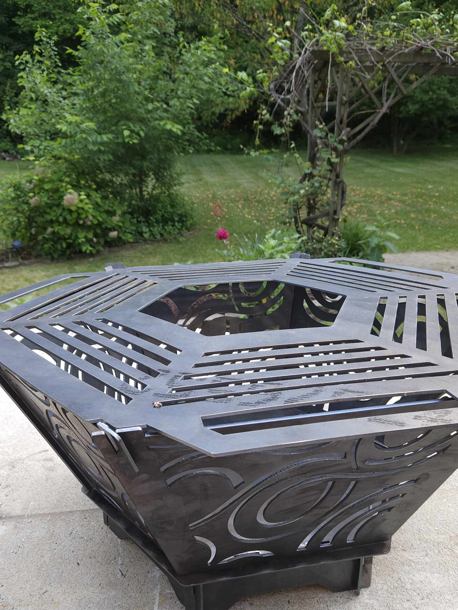 24&quot; collapsable swirl pattern firepit with cooktop