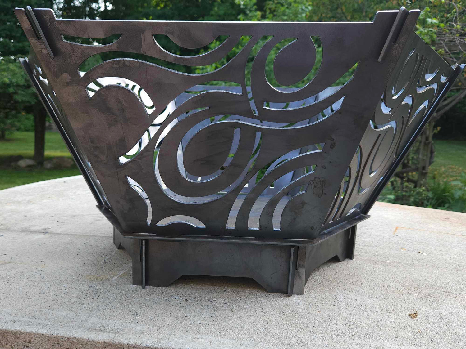 24&quot; collapsable swirl pattern firepit with cooktop